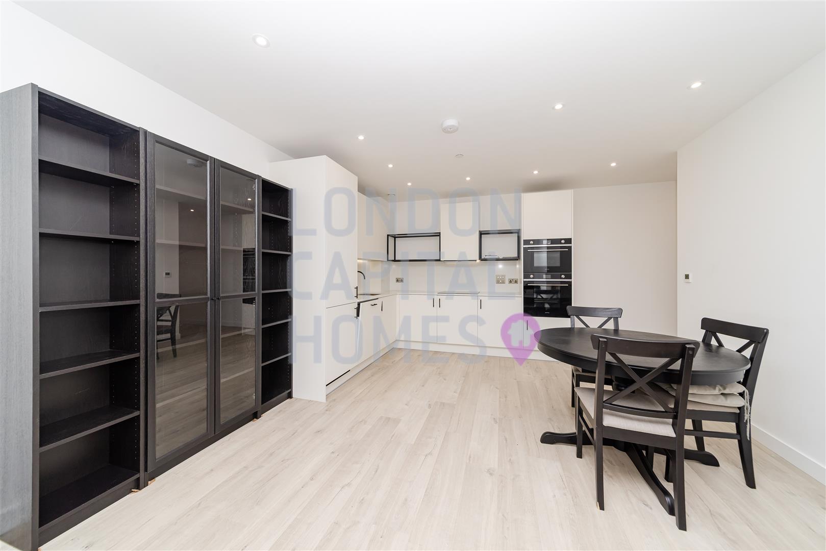 2 bed property in Coster Avenue, London